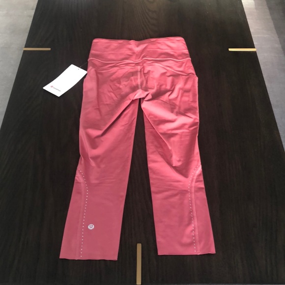 NWT Lululemon fast and free hr crop 21” - Picture 8 of 9